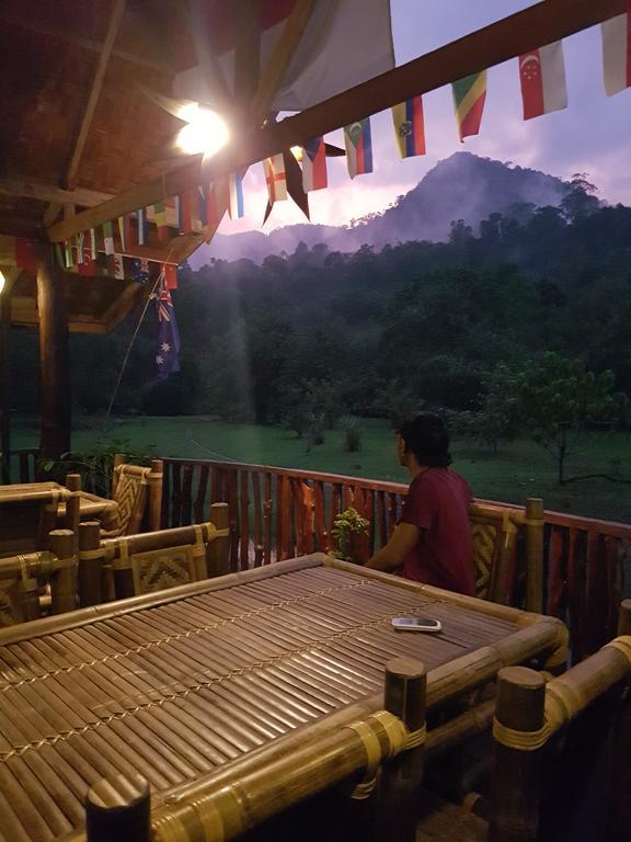 Batu Kapal Guest House & Jungle Trekking Bukit Lawang Dış mekan fotoğraf