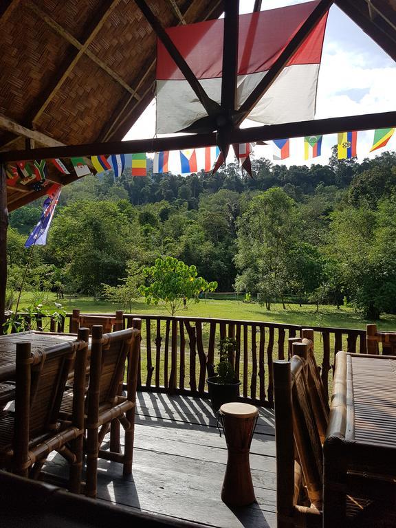 Batu Kapal Guest House & Jungle Trekking Bukit Lawang Dış mekan fotoğraf